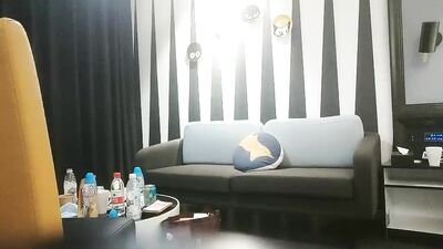 沈先森大师深夜场美腿文静妹子，深喉口交活不错，我假装被你强奸，抬起双腿猛操还疼要哭了