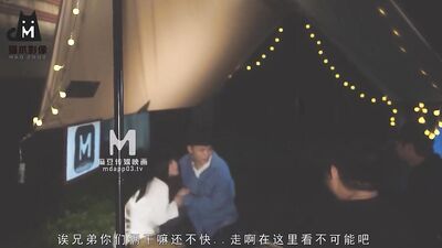 麻豆传媒-穷游野外露淫趣-寻小小