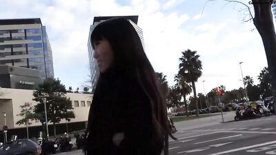 混血骚妹新作-赤裸都市 警车大胆露出 勾搭路人电梯后入啪啪