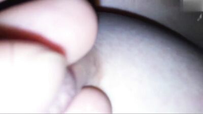 刚结婚的小少妇出轨情人自拍外流，精液颜射