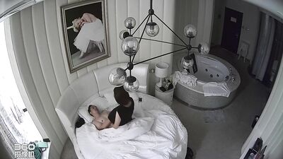 黑客破解偷拍单位领导约炮刚分来的美女大学生