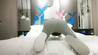 刚结婚的人妻出轨找刺激