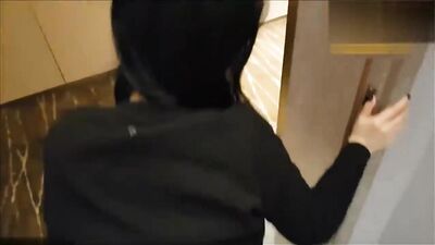 国模霜儿与男友在酒店开着房门啪啪