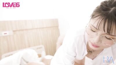 皇家华人-医生请救救我的懒叫-用巨棒说服女医帮我免教召-维里娜
