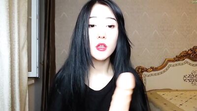 韩国女神下海大尺度诱惑假鸡巴自慰
